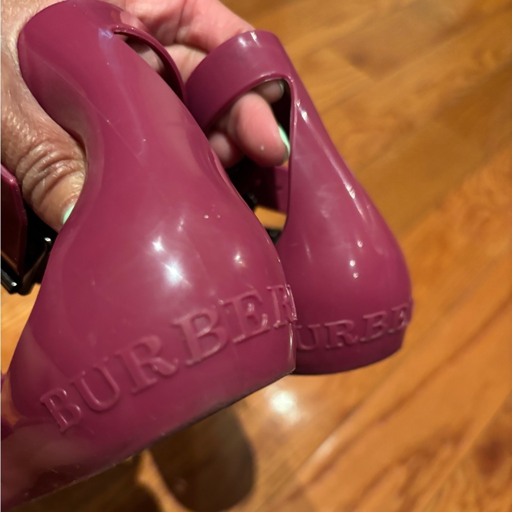 Burberry Magenta Sandals with Silver Buckles - Picture 8 of 10